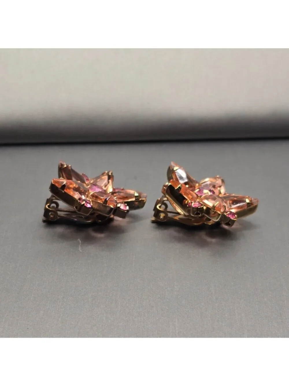 Vintage Pink Rhinestone Starburst Clip On Earrings Peach Mid Century Modern